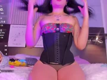 Check-out your craziest wishes with our pick of gaming cams models, featuring big knockers, round tails and tight twats.