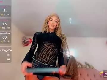Check-out your craziest wishes with our pick of gaming cams models, featuring big knockers, round tails and tight twats.