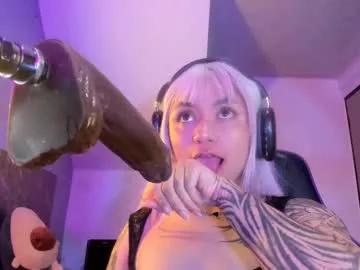 Check-out your craziest wishes with our pick of gaming cams models, featuring big knockers, round tails and tight twats.