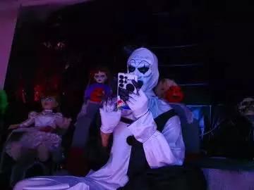 Check-out your craziest wishes with our pick of gaming cams models, featuring big knockers, round tails and tight twats.