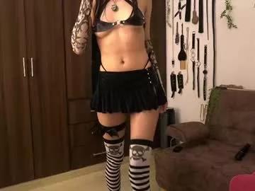 Check-out your craziest wishes with our pick of gaming cams models, featuring big knockers, round tails and tight twats.