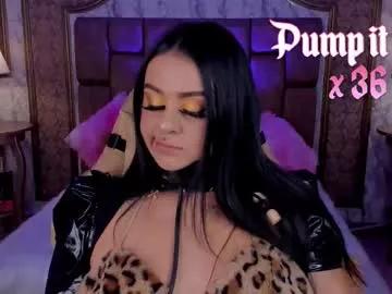 Check-out your craziest wishes with our pick of gaming cams models, featuring big knockers, round tails and tight twats.