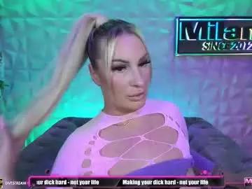 Check-out your craziest wishes with our pick of gaming cams models, featuring big knockers, round tails and tight twats.