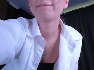 tinki_winkii model from Chaturbate