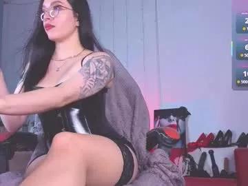 Check-out your craziest wishes with our pick of gaming cams models, featuring big knockers, round tails and tight twats.