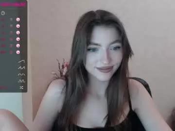 vikkimilk7 from Chaturbate