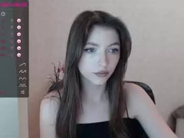 vikkimilk7 from Chaturbate