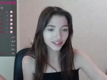 vikkimilk7 from Chaturbate