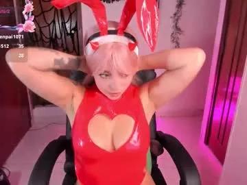 Check-out your craziest wishes with our pick of gaming cams models, featuring big knockers, round tails and tight twats.
