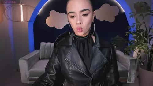 Check-out your craziest wishes with our pick of gaming cams models, featuring big knockers, round tails and tight twats.