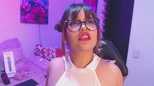 annyaqueenn from Cherry is Freechat