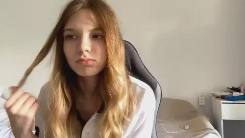 cuteberry from Cherry is Freechat