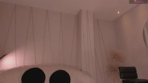 erikabenz from Cherry is Freechat