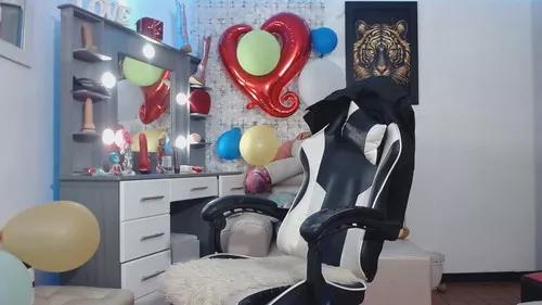 Check-out your craziest wishes with our pick of gaming cams models, featuring big knockers, round tails and tight twats.