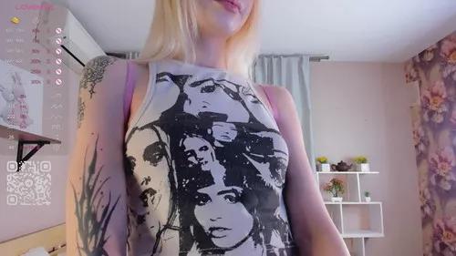 Check-out your craziest wishes with our pick of gaming cams models, featuring big knockers, round tails and tight twats.