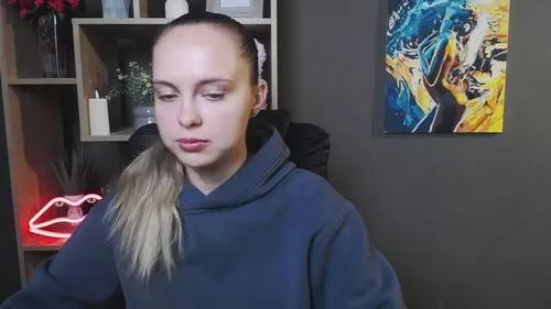 khaleesimoon from Cherry is Freechat