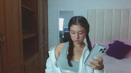 lanarousse from Cherry is Freechat