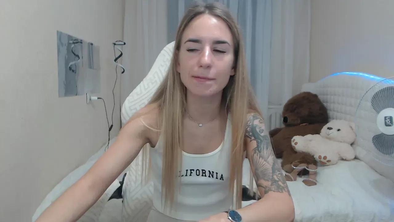 Photos of laymablast from Cherry is Freechat