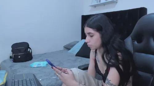 lilicollins from Cherry is Freechat