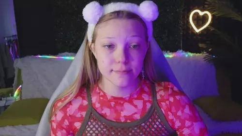miawhisper from Cherry is Freechat