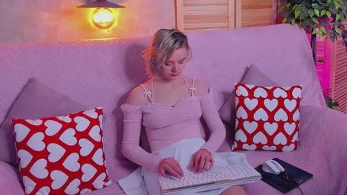 Check-out your craziest wishes with our pick of gaming cams models, featuring big knockers, round tails and tight twats.