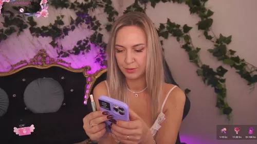 mollyhallss from Cherry is Freechat