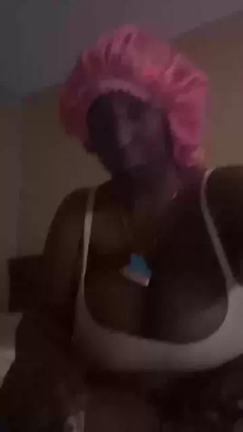 Photos of prettydeafshay from Cherry is Freechat