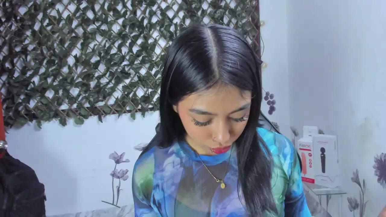 sarahbrowm from Cherry is Freechat