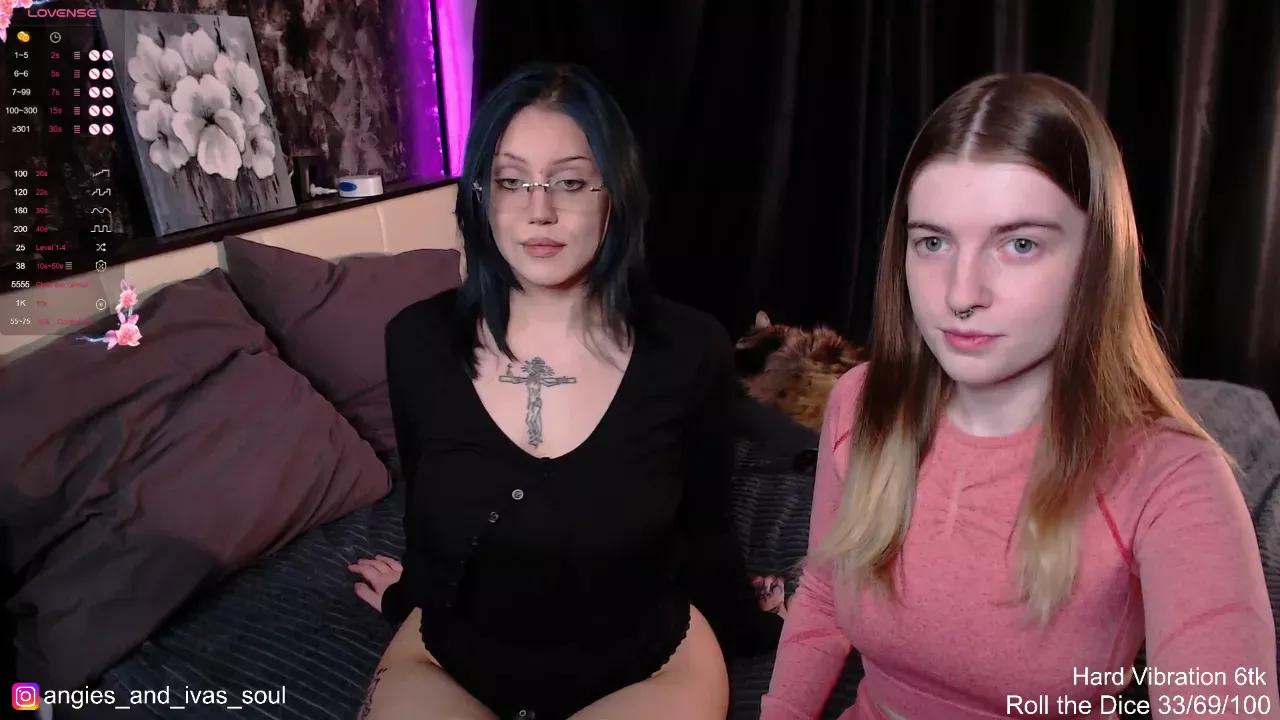 threesomebabes from Cherry is Freechat