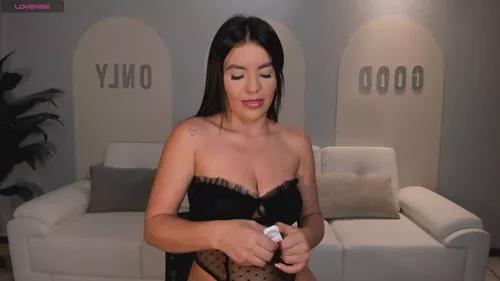 Photos of valeriaroldan from Cherry is Freechat