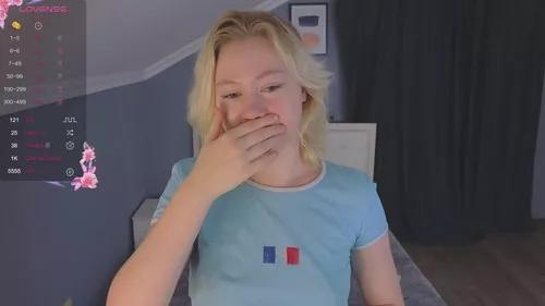 Photos of violetwillis from Cherry is Freechat