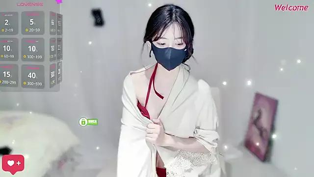 Check-out your craziest wishes with our pick of gaming cams models, featuring big knockers, round tails and tight twats.