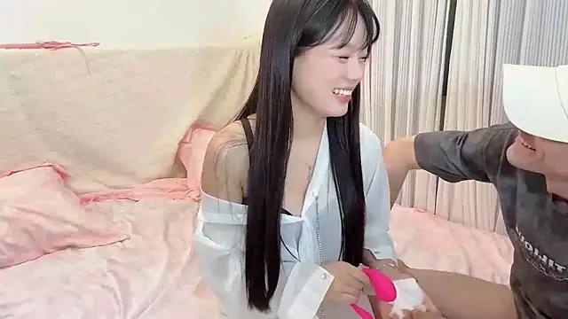 Check-out your craziest wishes with our pick of gaming cams models, featuring big knockers, round tails and tight twats.