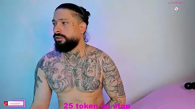 Check-out your craziest wishes with our pick of gaming cams models, featuring big knockers, round tails and tight twats.