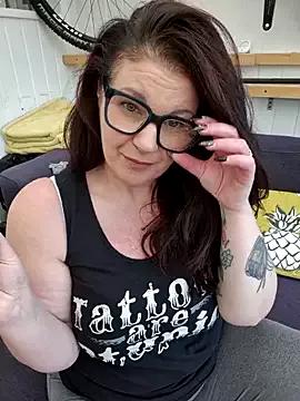 420Curvybabe from StripChat is Freechat