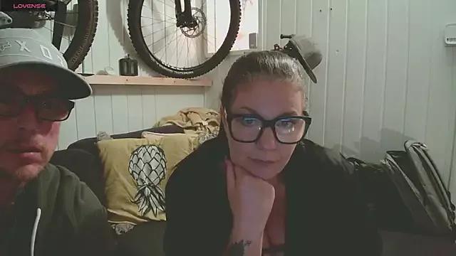 Check-out your craziest wishes with our pick of gaming cams models, featuring big knockers, round tails and tight twats.