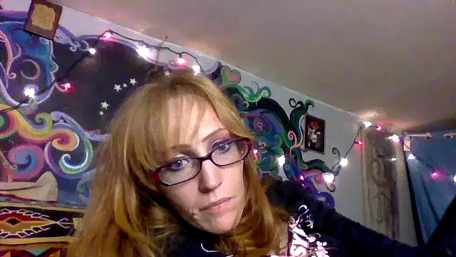 4EyedSluttyGinger from StripChat is Freechat