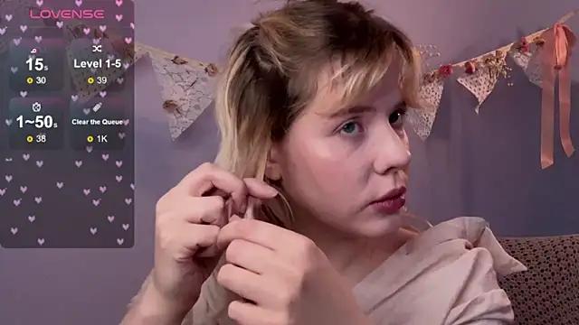 Check-out your craziest wishes with our pick of gaming cams models, featuring big knockers, round tails and tight twats.