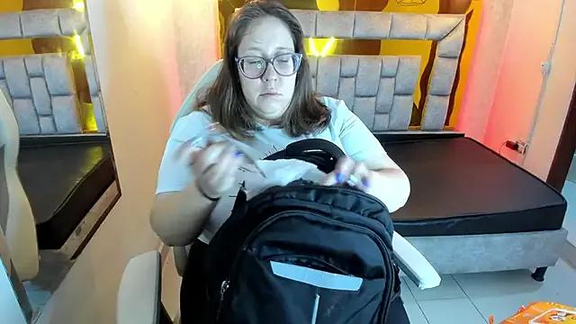 _Emily_rosee_ from StripChat is Freechat