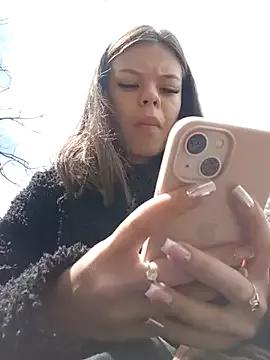 _Isabella-7 from StripChat is Freechat