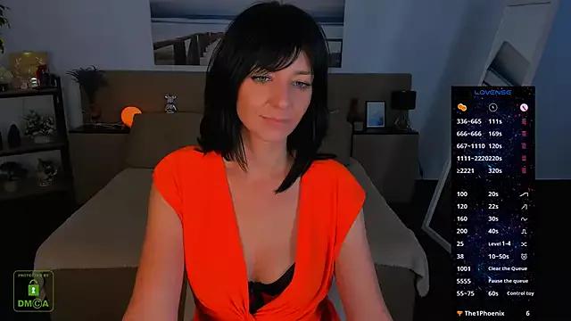 Check-out your craziest wishes with our pick of gaming cams models, featuring big knockers, round tails and tight twats.