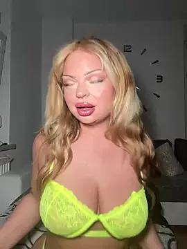 Check-out your craziest wishes with our pick of gaming cams models, featuring big knockers, round tails and tight twats.