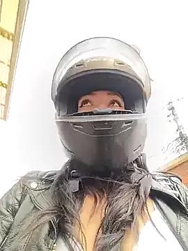 _Luna-1 from StripChat is Freechat
