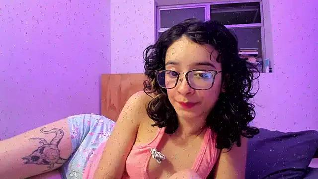 _Lunnaa_ from StripChat is Freechat