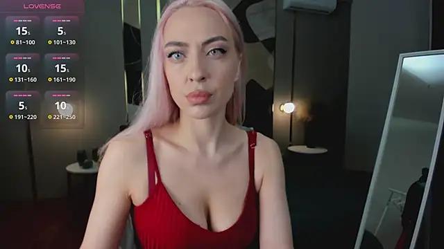 Check-out your craziest wishes with our pick of gaming cams models, featuring big knockers, round tails and tight twats.