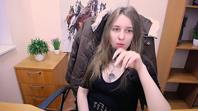Check-out your craziest wishes with our pick of gaming cams models, featuring big knockers, round tails and tight twats.