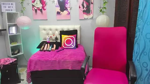 Check-out your craziest wishes with our pick of gaming cams models, featuring big knockers, round tails and tight twats.