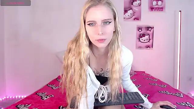 Check-out your craziest wishes with our pick of gaming cams models, featuring big knockers, round tails and tight twats.
