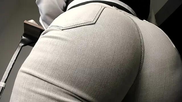 Check-out your craziest wishes with our pick of gaming cams models, featuring big knockers, round tails and tight twats.