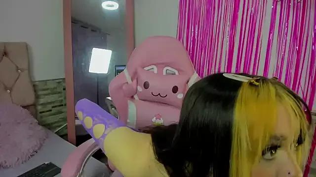Check-out your craziest wishes with our pick of gaming cams models, featuring big knockers, round tails and tight twats.